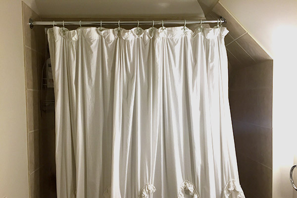 showerCurtainPhobia